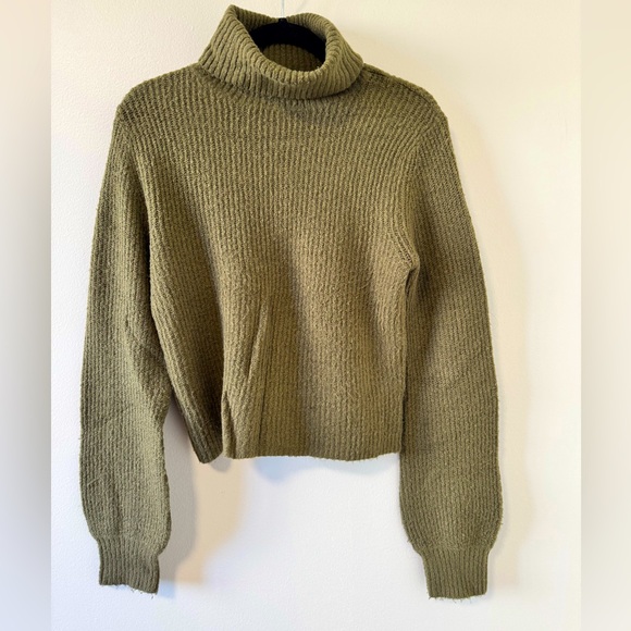 Soft knit turtle neck sweater - Picture 1 of 2